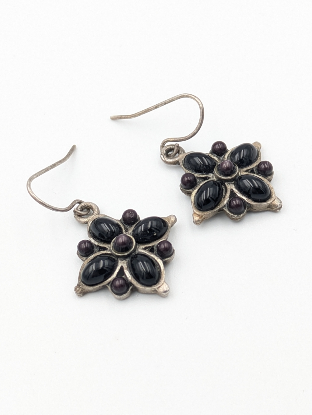 Vintage silver tone flower deep purple/burgundy cabochon dangle earrings
